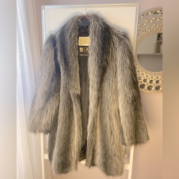 Vintage Faux Fur Coat - Picture 7 of 10